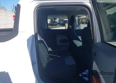 2024 Ford Maverick Xlt z USA, uszkodzony, nr VIN 3FTTW8H39RRA74636